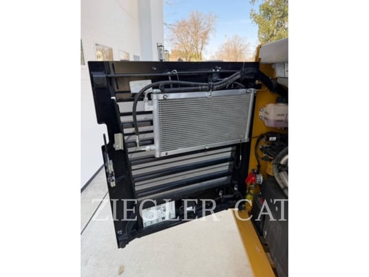 Cat 246D3, Skid Steer Loader, 516 hours, S/N: KC602339, 2022 - Image 7
