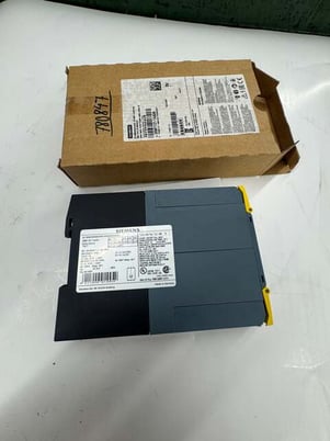 Siemens Fail-Safe Direct Starter 3RM1101-1AA04 - Image 1