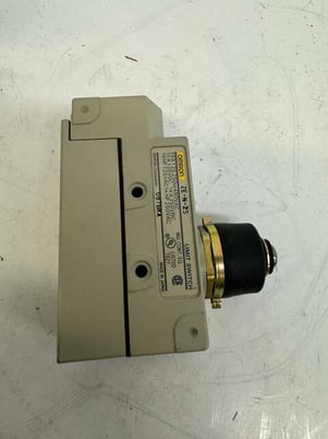 Omron Limit Switch ZE-N-2S - Image 1