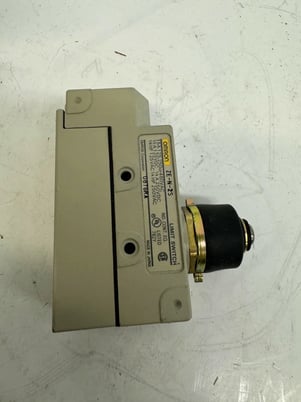 Omron Limit Switch ZE-N-2S - Image 3