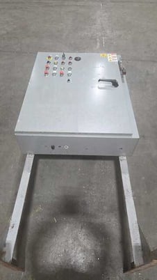 18" x 25" Twin shaft shear shredder with feed & discharge conveyors, 30 HP - Image 5