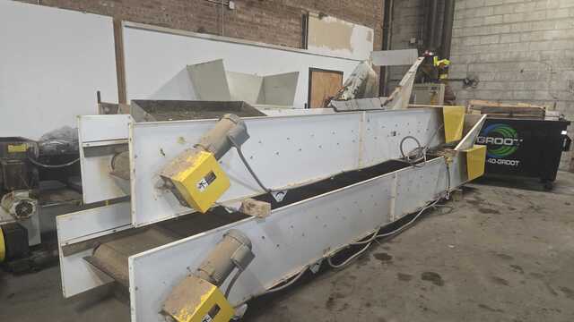 18" x 25" Twin shaft shear shredder with feed & discharge conveyors, 30 HP - Image 6