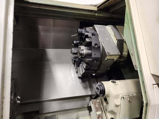 Daewoo Doosan #Puma-200LMC, CNC Lathe, 20.1" Swing, 10" Chuck, 2.6" Bar, 13.8" diameter x 15.8" L Turning - Image 2