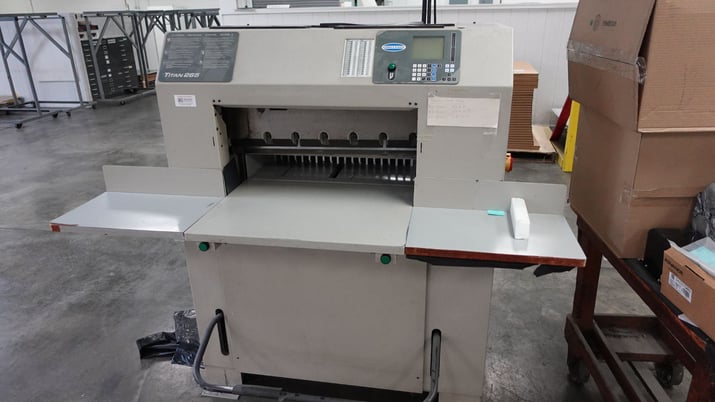 Challenge #Titan-265, Hydraulic Paper Cutter, 26.5" cut, 2001 - Image 1