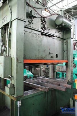 200 Ton, Heim #S2-200-78-42, straight side double crank press, 6" stroke, 20" Shut Height, air clutch, 1976 - Image 5