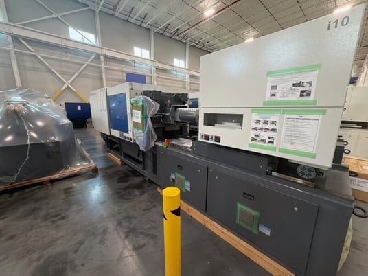 247 Ton, 16.51 oz., Niigata #MD245S8000-i10, injection molding machine, 52mm screw diameter, new, 2025 - Image 1