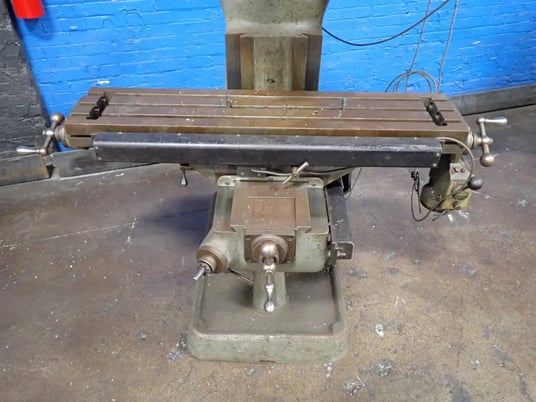 Bridgeport, Vertical Mill, w/DRO & Lamp, 9" x 42" Table, 220/440 V - Image 2