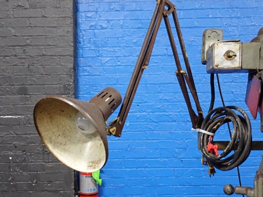 Bridgeport, Vertical Mill, w/DRO & Lamp, 9" x 42" Table, 220/440 V - Image 4