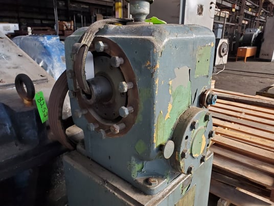 NRM, Gearbox for 2.5" Cold Feed Rubber Extruder, 15:1 gear ratio - Image 2