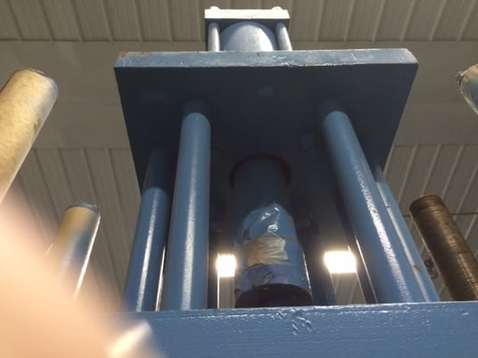 118 Ton, 30.5" x 20.5" bed, 12" str.on clamp cylinder, 4"-40" DL, 8" trnsfr cylinder, #2440 - Image 3
