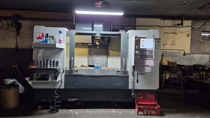 Haas #VF-4SS, Vertical Machining Center, 3-Axis, 50" X, 20" Y, 25" Z, 18" x 52" Table, 30 HP, 12000 RPM, 24 - Image 2
