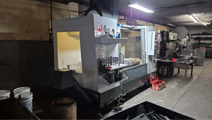 Haas #VF-4SS, Vertical Machining Center, 3-Axis, 50" X, 20" Y, 25" Z, 18" x 52" Table, 30 HP, 12000 RPM, 24 - Image 3