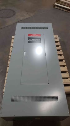 250 Amp. General Electric Spectra #SFHA36AT0250, Panelboard, (3) Breakers, 3 Phase, 480 Volts - Image 2