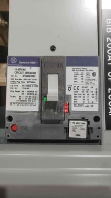 250 Amp. General Electric Spectra #SFHA36AT0250, Panelboard, (3) Breakers, 3 Phase, 480 Volts - Image 5
