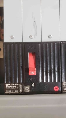 600 Amp. General Electric Spectra, CCB, Panelboard, THED Breakers, 3 Phase, 4 Wire, 208Y/120 Volts - Image 4