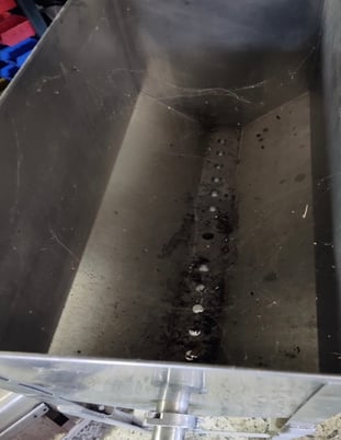 6 port liquid hopper for filler machine - Image 3