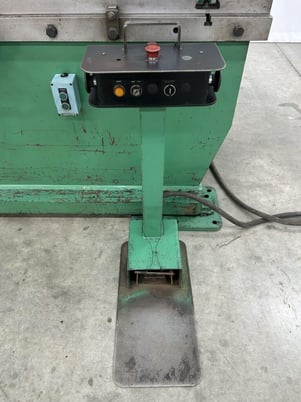 130 Ton, Accurpress #713010, press brake, 10' overall, 100" between housing, 8" stroke, 10" throat, 1987 - Image 4