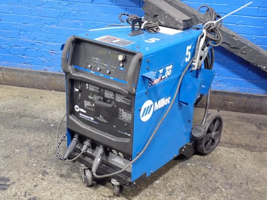 Miller #Syncrowave-200, Welder Unit, 200 Amps, 18 V AC/DC, 230 VAC - Image 1