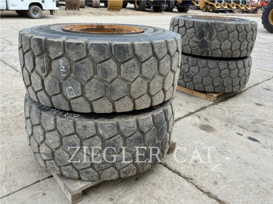 Caterpillar 950M-962M23.5R25FOAMFILLED, - Image 2