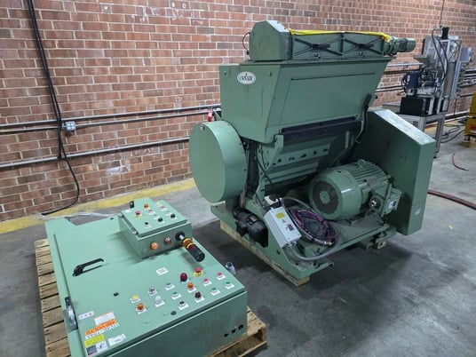 18" x 36" Rapid #CW1836, Pull Roll Granulator, 75 HP, 5 Fly Knife Open Rotor, Direct Drive Pull Rolls - Image 1