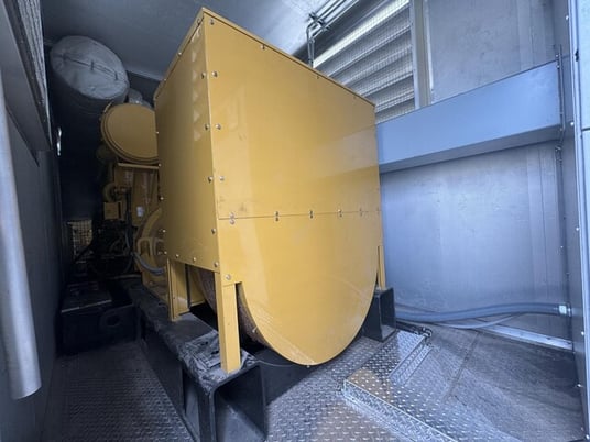 2000 KW Caterpillar #XQ2000, Diesel Generator Set, 1800 RPM, 1200-gallon dual wall fuel tank, 480 Volt, 225 - Image 3