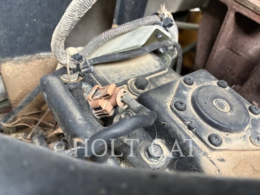 Gehl Company R220, Skid Steer Loader, 1011 hours, S/N: 173857, 2013 - Image 8