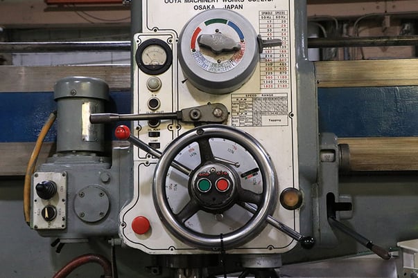 6' -1/2' " -19" Ooya #RE3-2000, radial drill, 10 HP, power elevation & clamping, #5MT, T-Slotted Base, coolant - Image 4