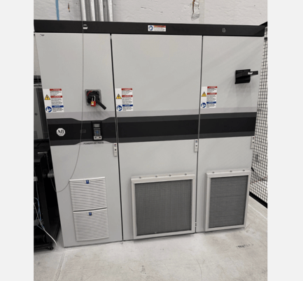 983 HP, 3600 RPM, Electric motor dynamometer and Regenerative Allen Bradly Drive with base built by Phoenix - Image 4