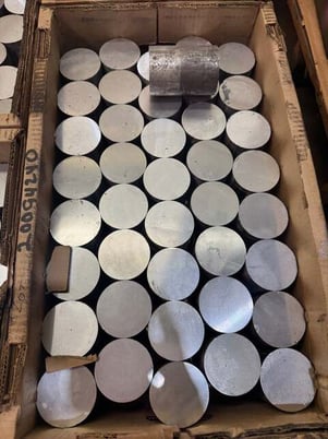 lot of aluminum round bar cutoffs 2.5" diameter x 3.5" - Image 2
