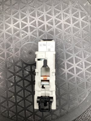 ABB #2CDS251001R0044, MINI CIRCUIT BREAKER 4A DIN RAIL - Image 4