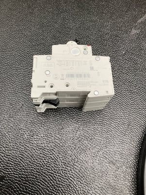 ABB #2CDS253001R0044, S203-C4 3P 4A 400V CIRCUIT BREAKERS (5 available) - Image 2