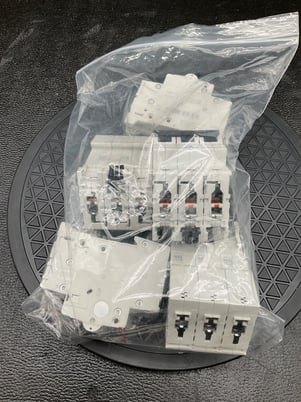 ABB #2CDS253001R0044, S203-C4 3P 4A 400V CIRCUIT BREAKERS (5 available) - Image 3