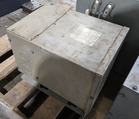 7.5 KVA 240/480 Volts Primary, 120/240 Volts Secondary, General Electric #9T21B1005G02, Transformer, 1PH - Image 2