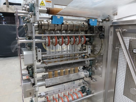 Circle #V16S, 6-up, servo driven, form, fill, seal liquid/paste machine, AB PLC & Panelview HMI - Image 3