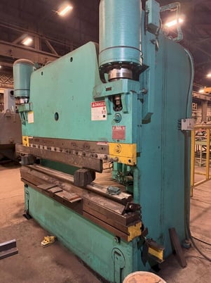 300 Ton, Pacific #300-10, hydraulic press brake, 10' overall - Image 2