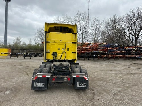 International #LF687, Sleeper Truck, Cummins ISX, Tandem Axle, Class 8 Highway Tractor, 2016 - Image 7