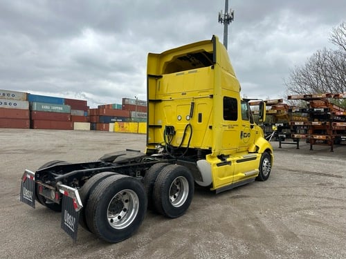 International #LF687, Sleeper Truck, Cummins ISX, Tandem Axle, Class 8 Highway Tractor, 2016 - Image 8