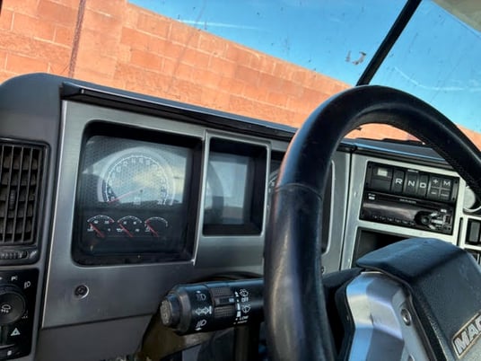 Mack #Pinnacle-64T, Day Cab Semi Truck, Mack MP8, mDrive Automatic, Air Ride, Tandem Axle, 2019 - Image 7