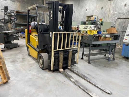 8000 lb. Yale #GLC080LGNGAE085, Forklift, 185" lift height - Image 2
