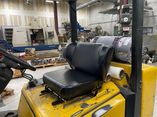 8000 lb. Yale #GLC080LGNGAE085, Forklift, 185" lift height - Image 4