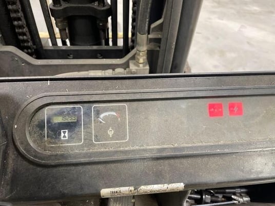 8000 lb. Yale #GLC080LGNGAE085, Forklift, 185" lift height - Image 9