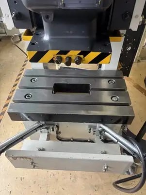 38.5 Ton, Komatsu #OBS35-34K2M, single point gap frame press, SIT IV Control, 3.1" stroke, 2016 - Image 2