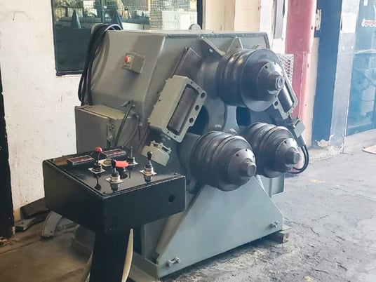 4" x 4" x 1/2" Conrad #C12A, Profile Rolling Machine, dual piston system, 1988 - Image 2