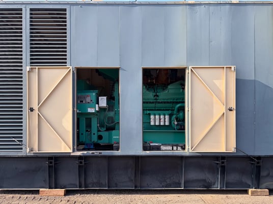 2250 KW Cummins #QSK60-G9, diesel generator, 277/480 Volts, 388 hours, 2008 - Image 3