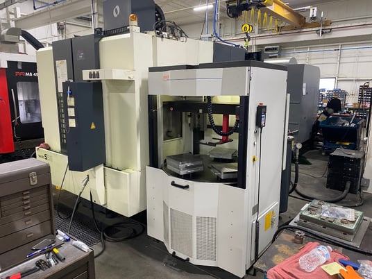 Makino #S56, Hard Milling vertical machining center w/Graphite package & Erowa 3R pallet system, 35.4" X - Image 2