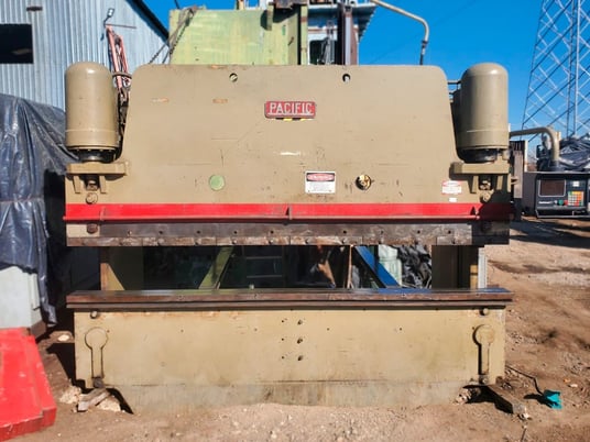 HYDRAULIC CURTAIN PRESS PACIFIC 12' x 225 TON - Image 1