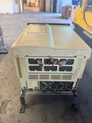 Mitsubishi Electric VFD Inverter FR-A220-7.5K-11 200-230V Allis-Chalmers Input - Image 2