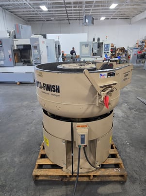 4.3 cu.ft. Hammond Roto-Finish #Gemini-G400, vibratory finisher, 1.21 HP, 1 drain - Image 2
