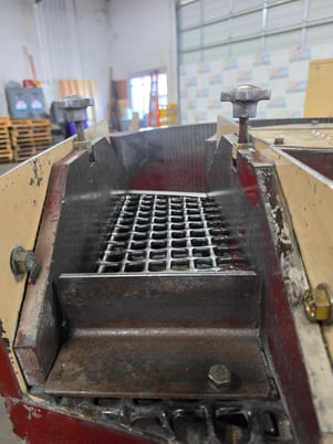 4.3 cu.ft. Hammond Roto-Finish #Gemini-G400, vibratory finisher, 1.21 HP, 1 drain - Image 3