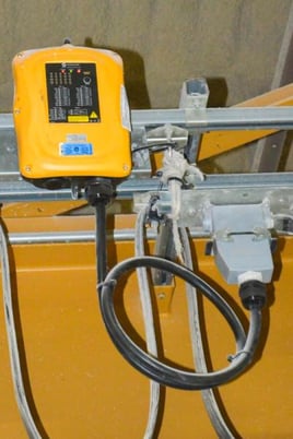 2 Ton, Obrien O'Brien, semi-gantry crane 55', 55' span, reote control single girder, 98' runway, Street - Image 9